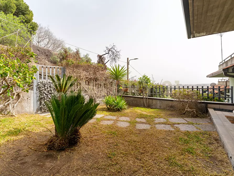 Immagine 11 di Villa in vendita  in Via Santa Rosa da Lima 17 a Catania