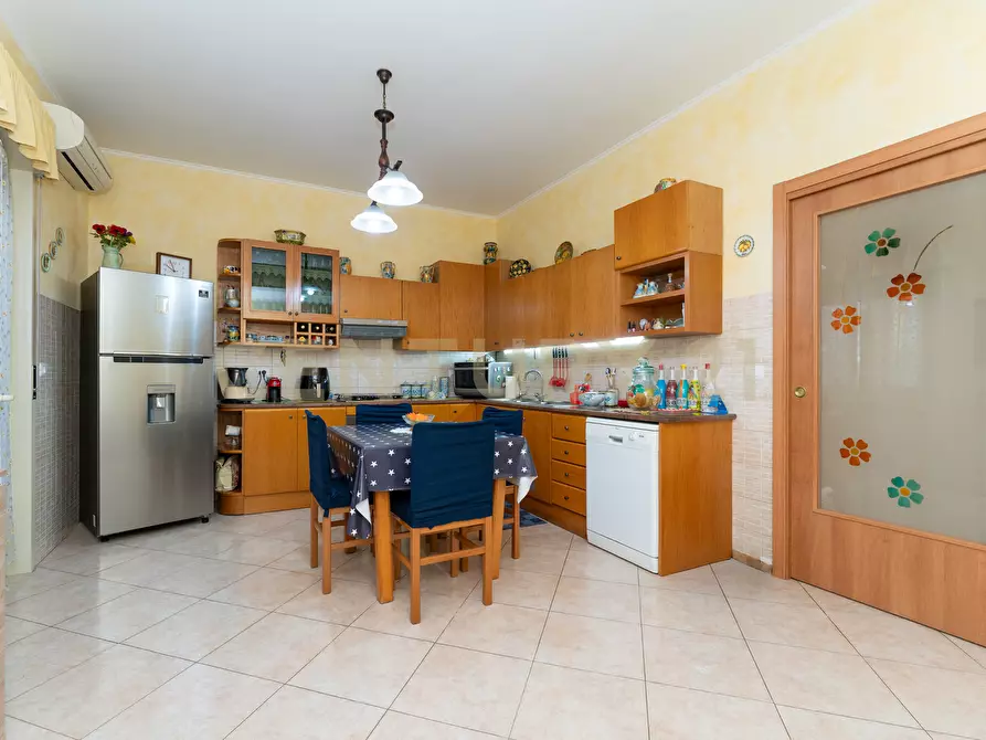 Immagine 25 di Trilocale in vendita  in Via Riccardo Wagner 50 a Acireale