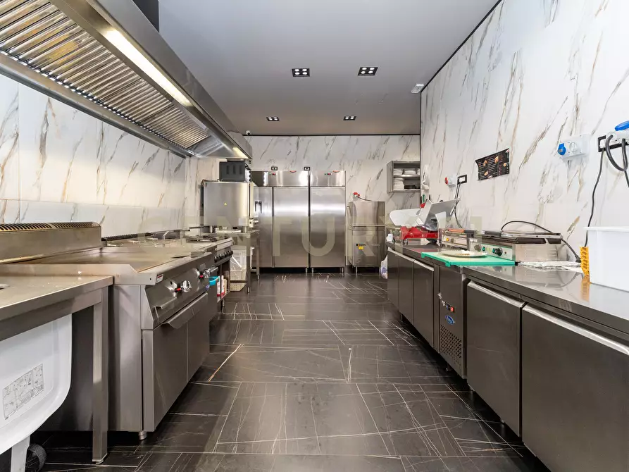 Immagine 28 di Attività commerciale in vendita  in Corso Indipendenza 131 a Catania