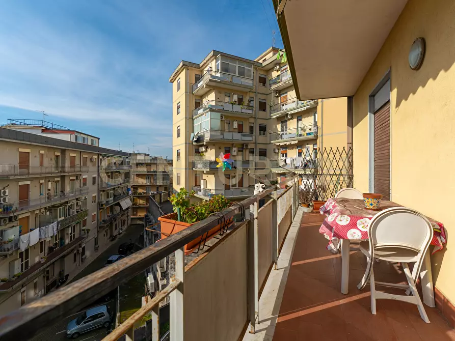 Immagine 18 di Pentalocale in vendita  in Via Fratelli Bandiera 13 a Gravina Di Catania