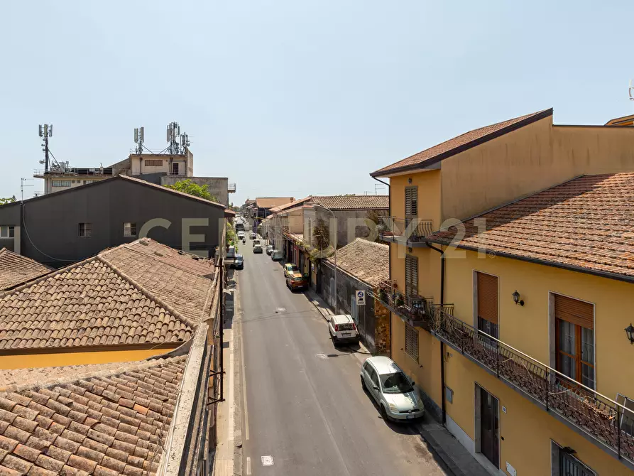 Immagine 21 di Pentalocale in vendita  in Via Vittorio Emanuele 181 a Viagrande