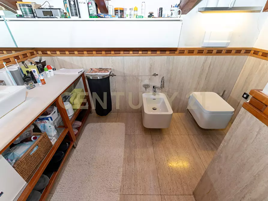 Immagine 40 di Appartamento in vendita  in Via del Vecchio Bastione 5 a Catania