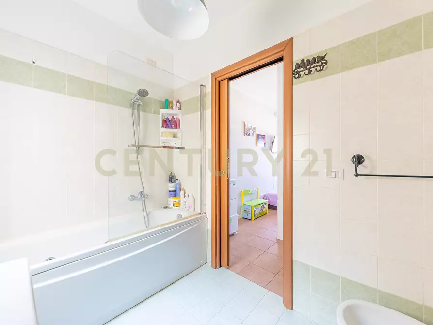 Immagine 26 di Bilocale in vendita  in Via Raffaello Liberti 163 a Roma