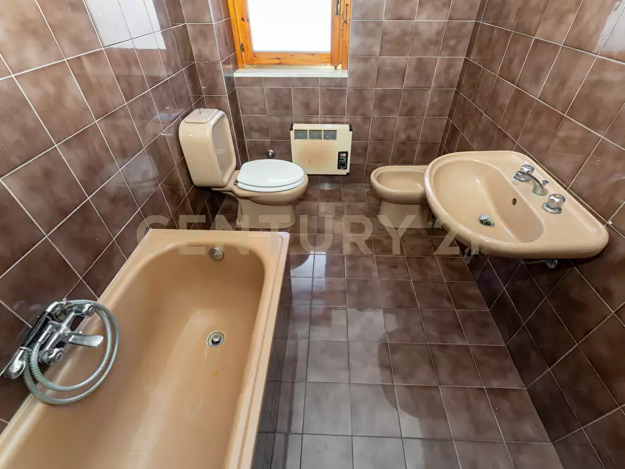 Immagine 25 di Trilocale in vendita  in Via Nazionale a Aci Castello