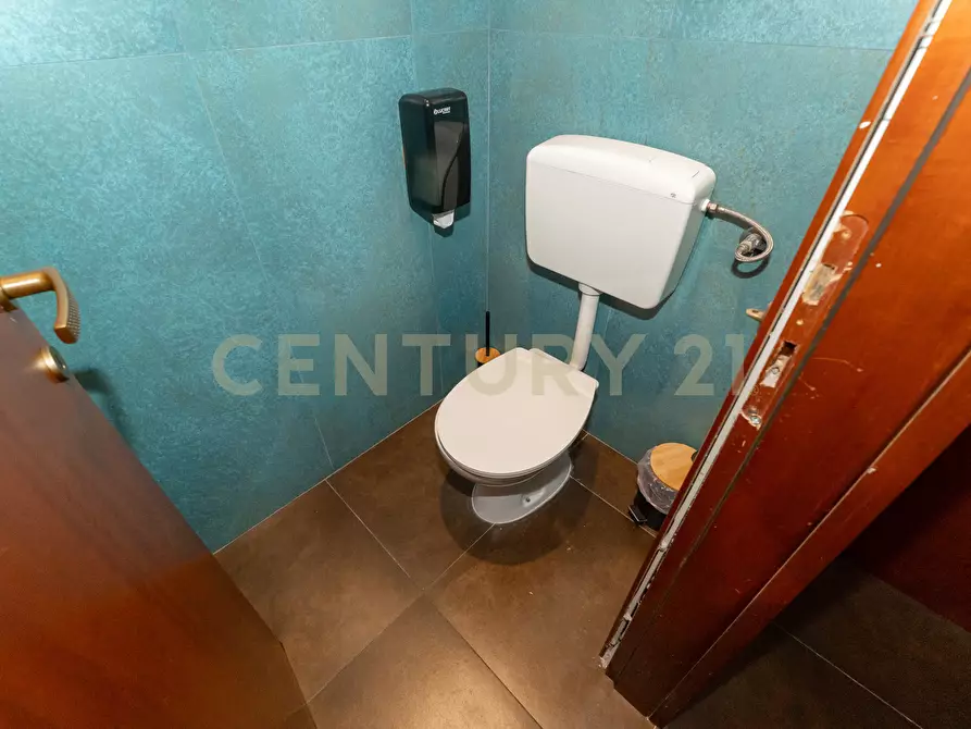 Immagine 11 di Bar / Ristorante in vendita  in Via Vincenzo Giuffrida a Catania