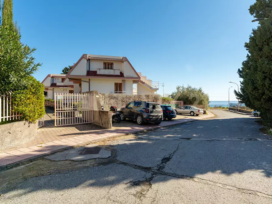 Immagine 55 di Bilocale in vendita  in Via Nazionale 74 bis a Letojanni