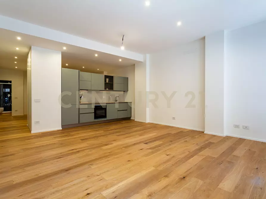 Immagine 3 di Loft/Open space in vendita  in Via dell'Olmata 30 a Roma