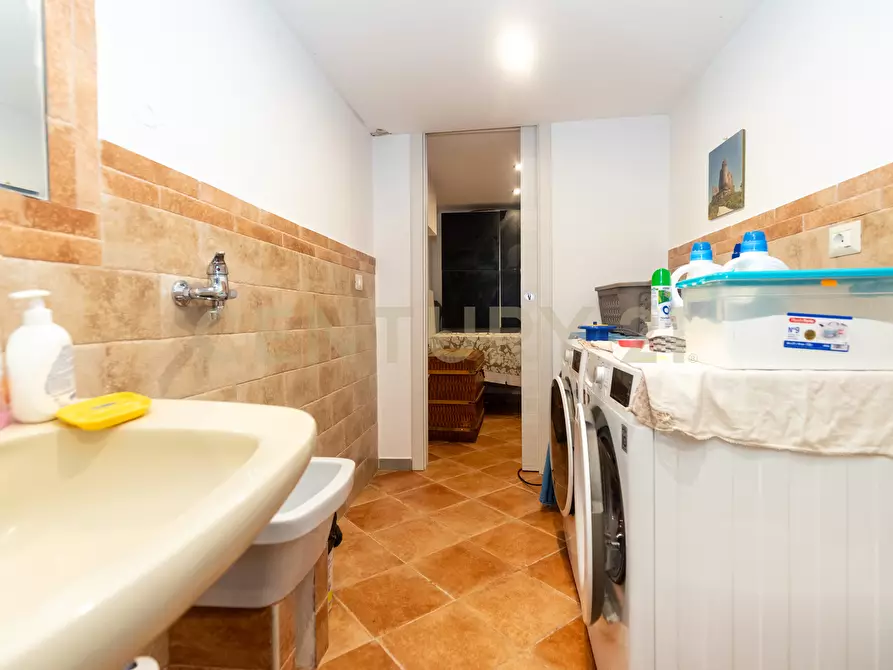 Immagine 13 di Villa in vendita  in Via della Regione 70 a Pedara