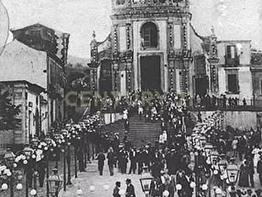 Immagine 8 di Rustico / casale in vendita  in Via Arc. Salvatore Leonardi 40 a Giarre