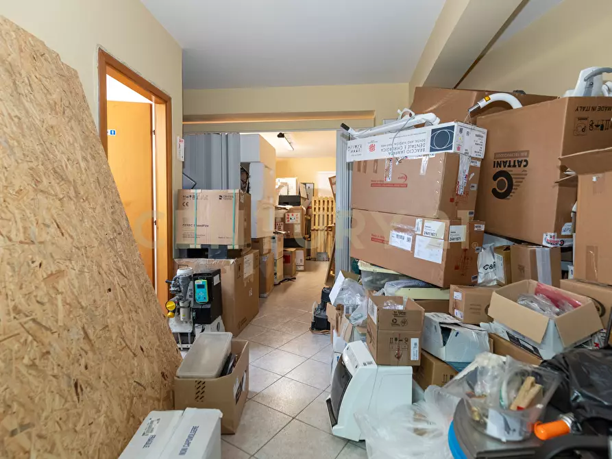 Immagine 26 di Pentalocale in vendita  in Via Pietra dell'Ova 396396 a Tremestieri Etneo