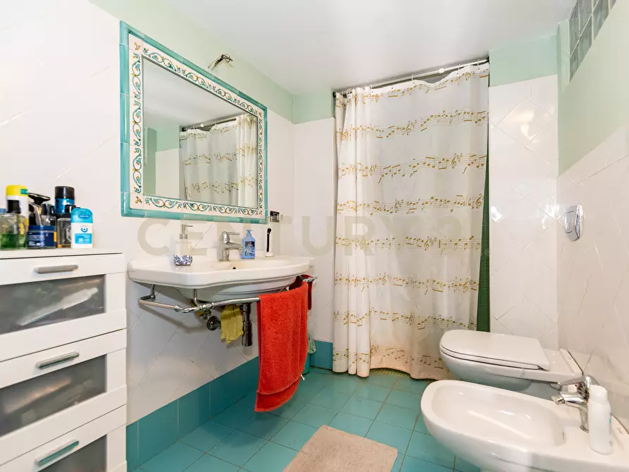 Immagine 51 di Pentalocale in vendita  in Via Etnea 196 a Catania