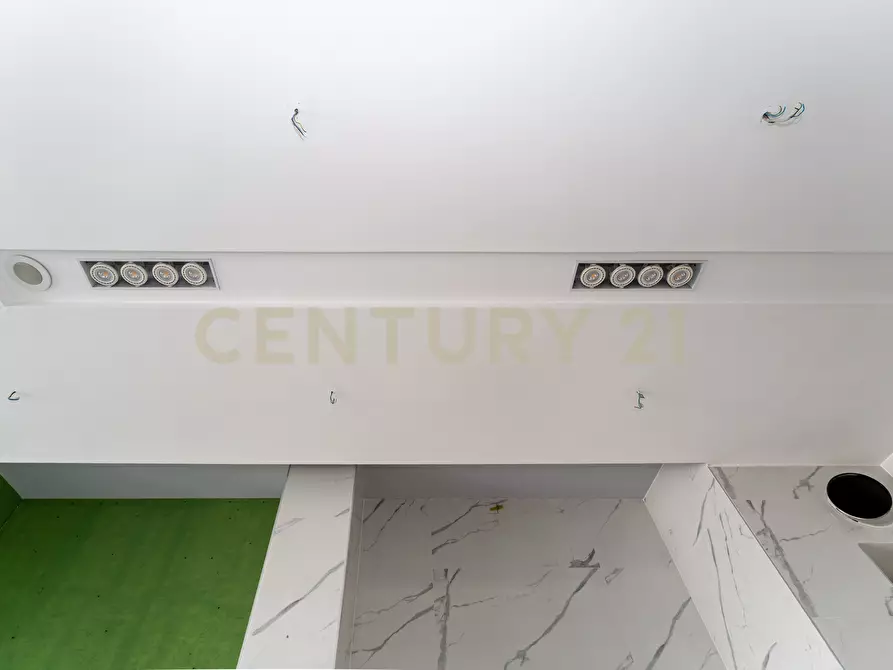 Immagine 9 di Locale commerciale in vendita  in Via Mario Sangiorgi 56 a Catania