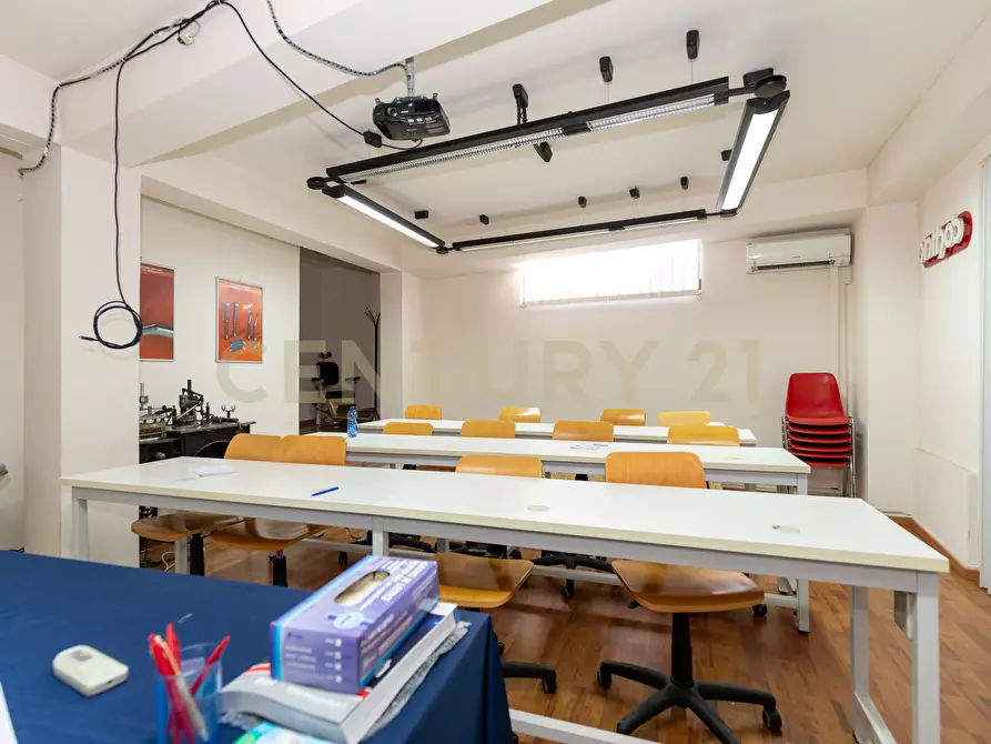 Immagine 24 di Pentalocale in vendita  in Via Pietra dell'Ova 396396 a Tremestieri Etneo