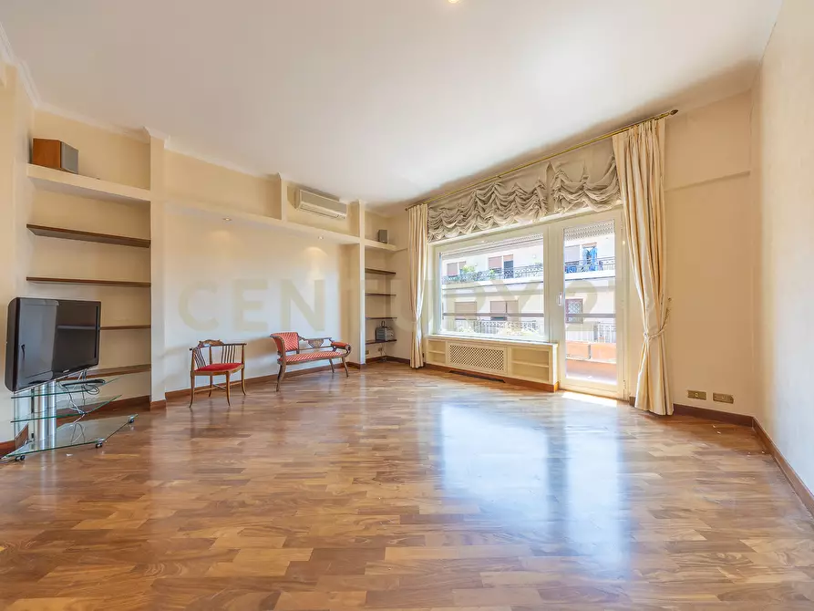 Immagine 28 di Trilocale in vendita  in Via Bevagna 56 a Roma