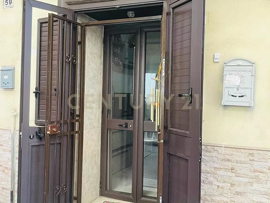 Immagine 3 di Bilocale in vendita  in Via Ciro Menotti 61 a Gela