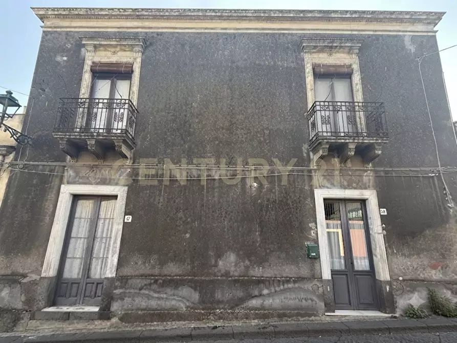 Immagine 1 di Casa indipendente in vendita  in Via Umberto I 27-29 a Viagrande