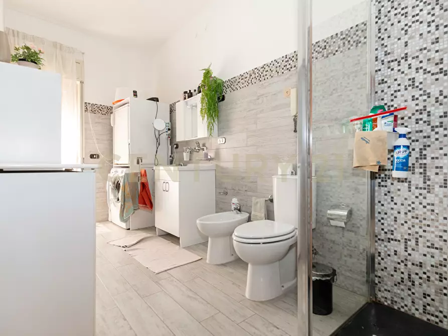 Immagine 46 di Pentalocale in vendita  in Piazza Giovanni Longo 122 a Misterbianco