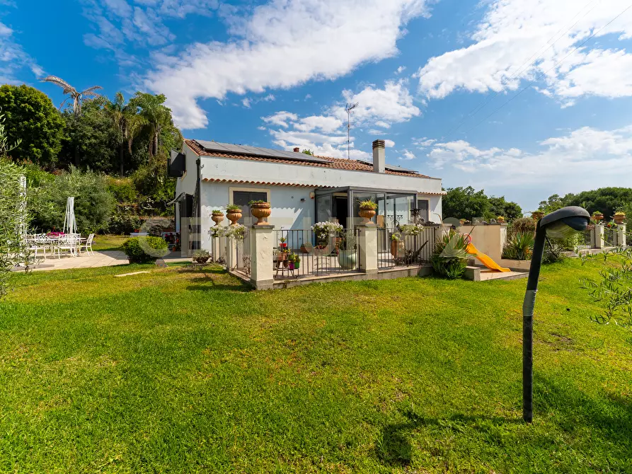 Immagine 5 di Villa in vendita  in Via Dietro Serra 2 a Viagrande