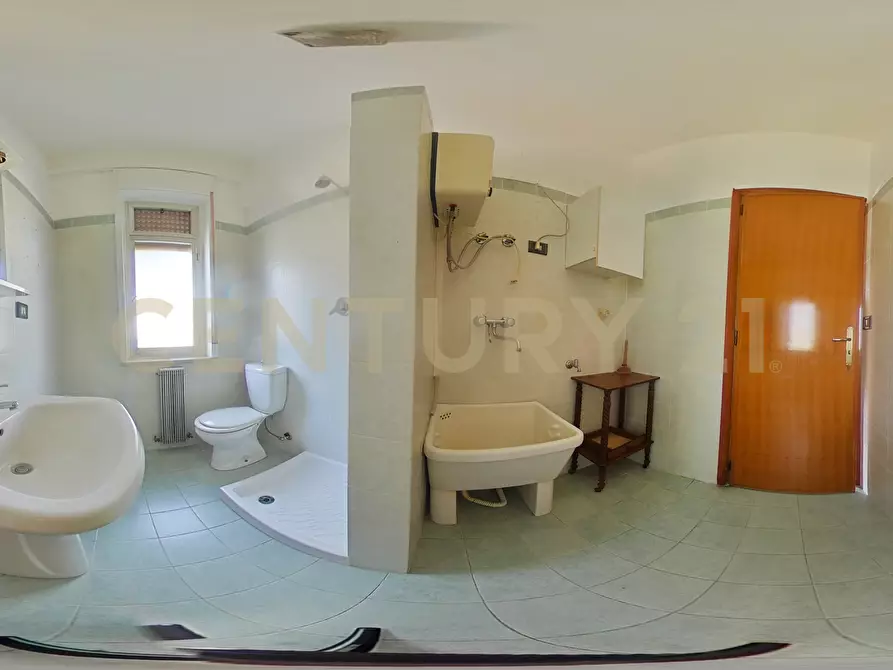 Immagine 54 di Pentalocale in affitto  in Viale Lorenzo Bolano 45 a Catania