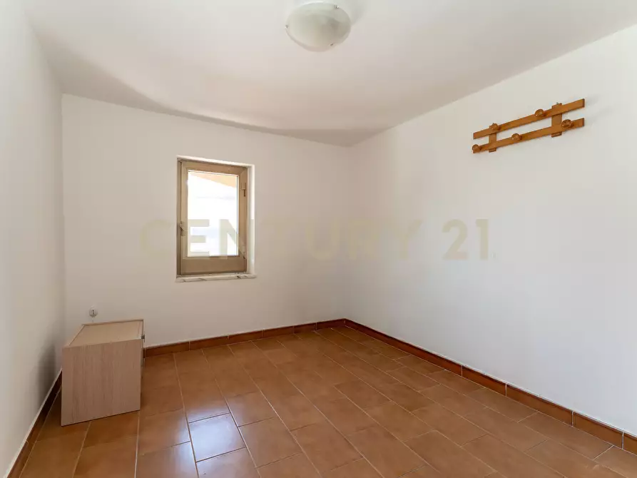 Immagine 17 di Villa in vendita  in Via Quartiere Longo 18 a Aci Castello