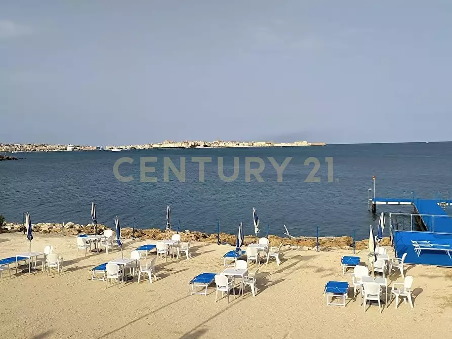 Immagine 26 di Locale commerciale in vendita  in Viale dei Lidi 433/E a Siracusa