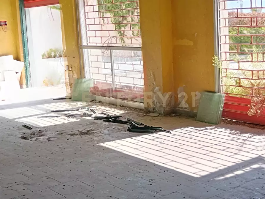 Immagine 4 di Locale commerciale in vendita  in Viale dei Lidi 433 a Siracusa