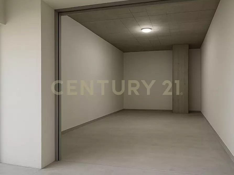 Immagine 10 di Locale commerciale in vendita  in Viale Mario Rapisardi 118 a Catania