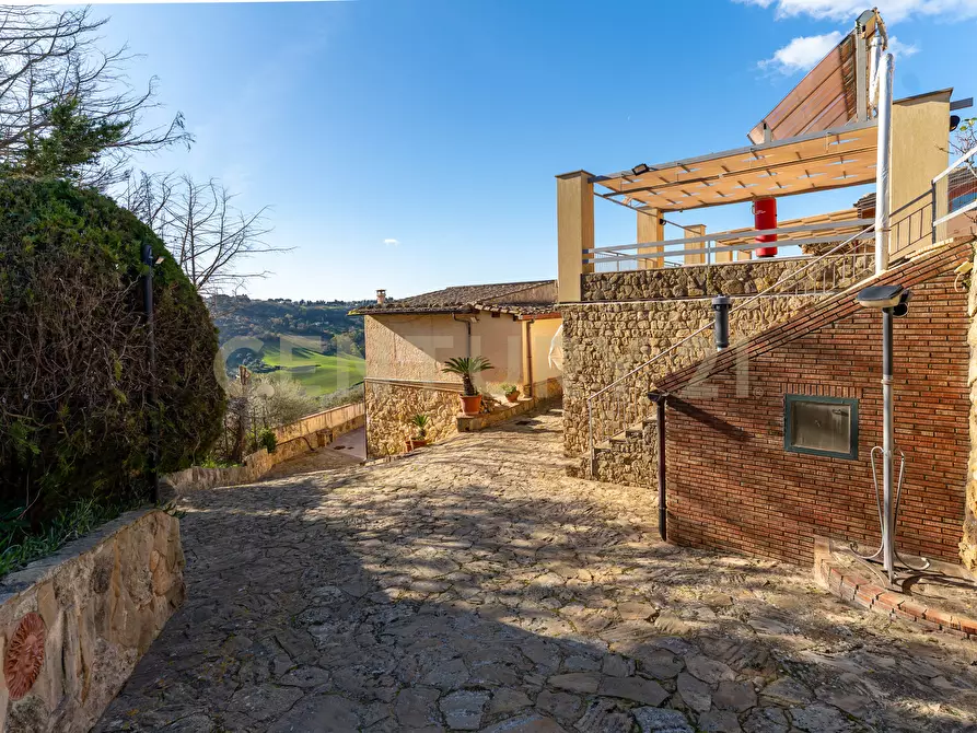 Immagine 59 di Villa in vendita  in Via Gela 95 a Caltagirone