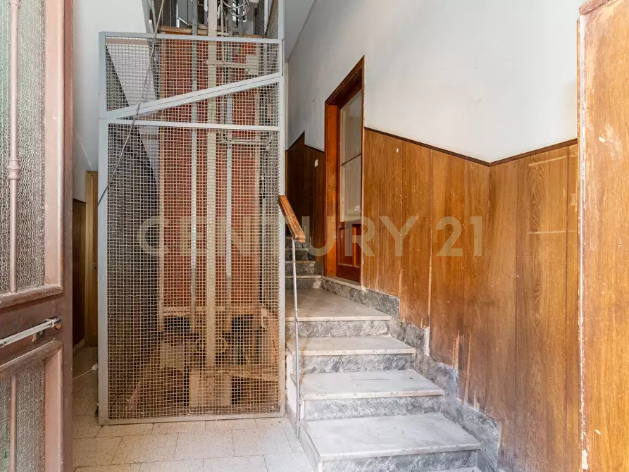 Immagine 8 di Pentalocale in vendita  in Piazza Spedini 8 a Catania