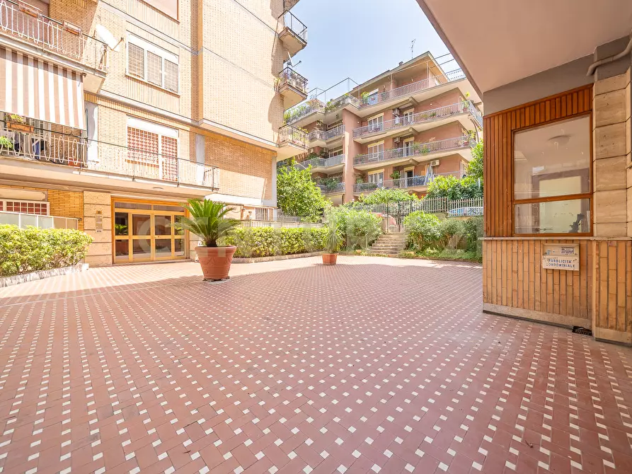 Immagine 88 di Trilocale in vendita  in Via Carlo Dossi 80 a Roma