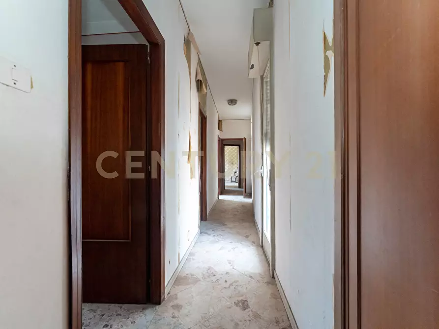 Immagine 43 di Pentalocale in vendita  in PIazza Indipendence 3 a Misterbianco