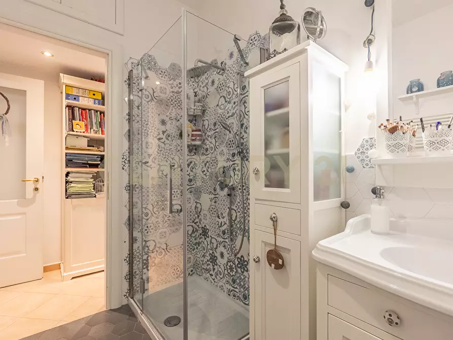 Immagine 25 di Quadrilocale in vendita  in Via Moggio Udinese 28 a Roma