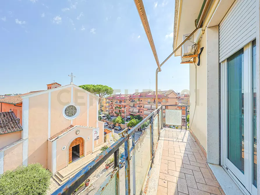 Immagine 19 di Quadrilocale in vendita  in Piazza dei Cigni 7 a Roma