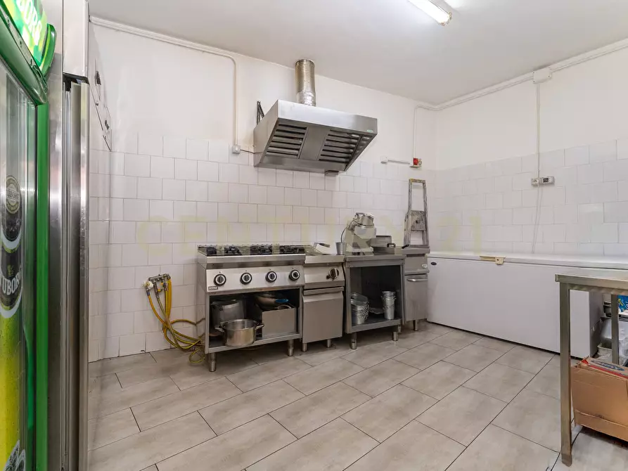 Immagine 31 di Pizzeria / Pub in vendita  in Via Umberto 80 a Sant'agata Li Battiati