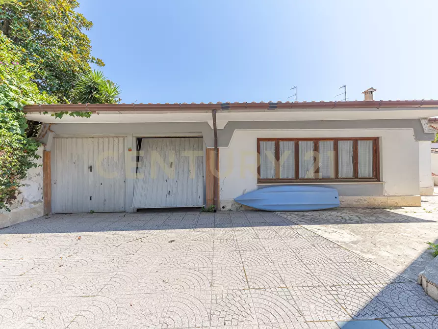Immagine 11 di Villa in vendita  in Corso San Francesco 159 a Anzio