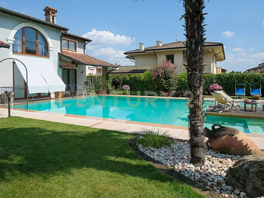 Immagine 6 di Villa in vendita  in Via Adige 11 a Montecchia Di Crosara