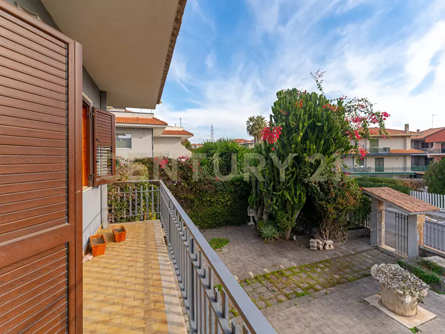 Immagine 32 di Casa bifamiliare in vendita  in Via Sebastiano Grasso 14 a Aci Catena