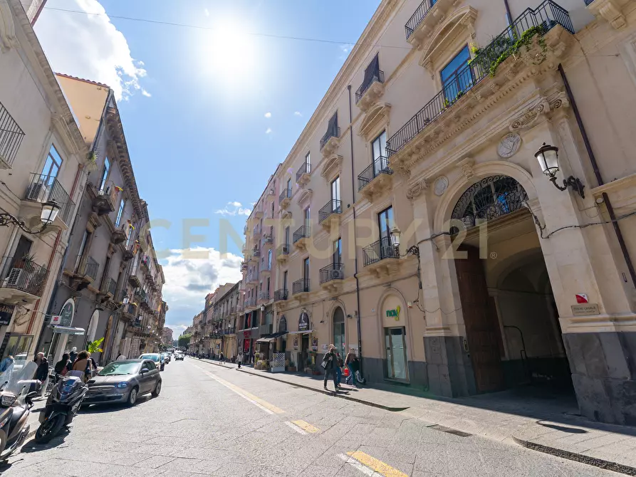 Immagine 16 di Bilocale in affitto  in Via Etnea 299 a Catania