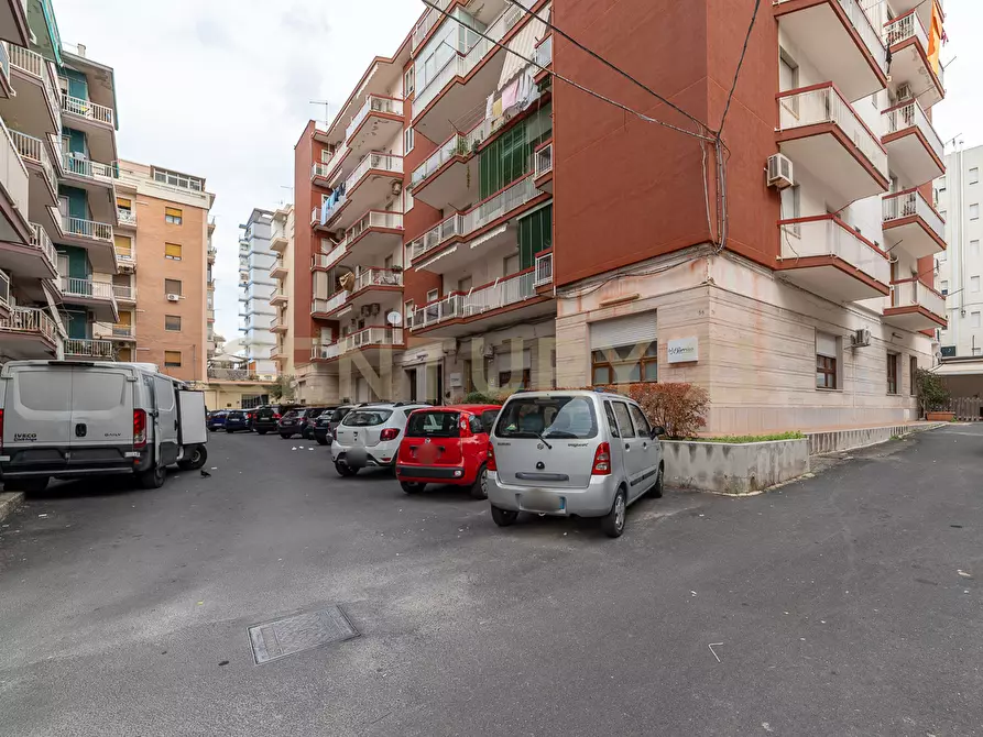 Immagine 25 di Locale commerciale in vendita  in Viale Polibio a Siracusa