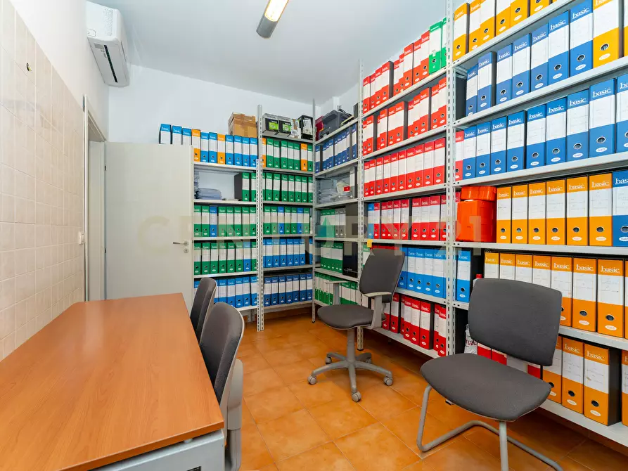 Immagine 57 di Pentalocale in vendita  in Corso Sicilia 64 a Catania