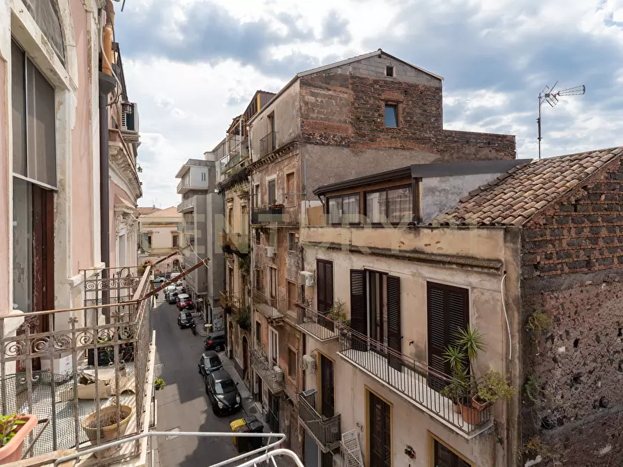 Immagine 16 di Trilocale in vendita  in Via del Vecchio Bastione 29 a Catania