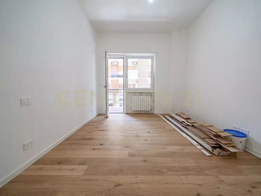 Immagine 39 di Trilocale in vendita  in Via Carlo Dossi 80 a Roma