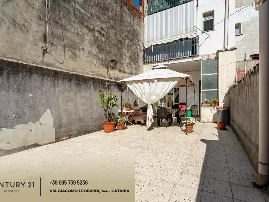 Immagine 32 di Pentalocale in vendita  in Via Isole Eolie 126 a Paterno'