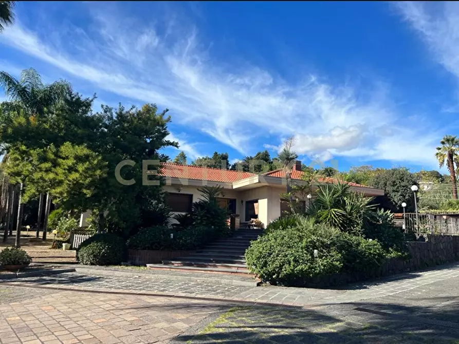Immagine 1 di Villa in vendita  a Catania