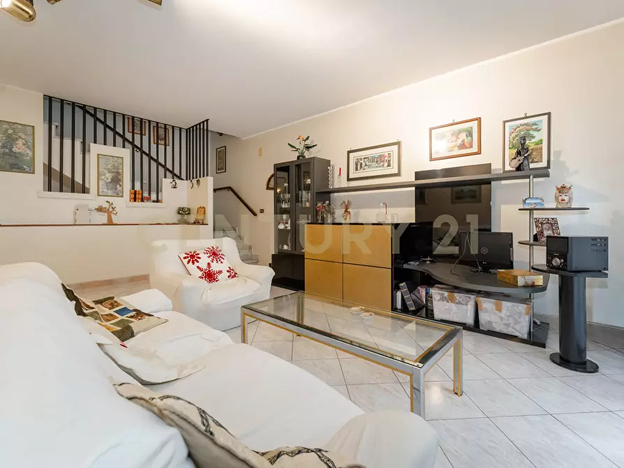 Immagine 18 di Villa in vendita  in Via Santa Rosa da Lima 17 a Catania