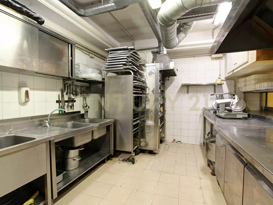 Immagine 20 di Pizzeria / Pub in vendita  in Via Montebuono 1 a Roma