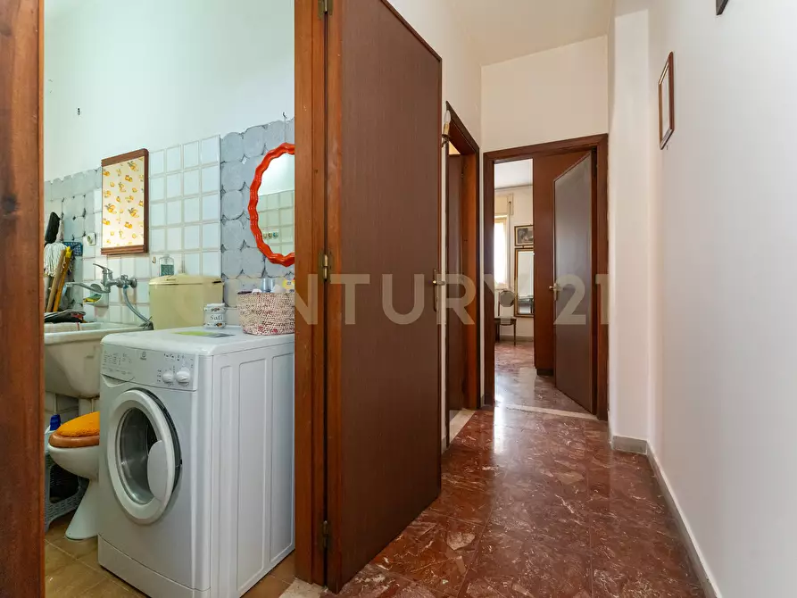 Immagine 37 di Pentalocale in vendita  in Via Redentore 15 a Catania