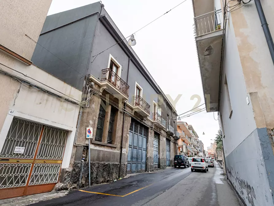 Immagine 24 di Garage in vendita  in Via Lorenzo Maddem 73 a Acireale