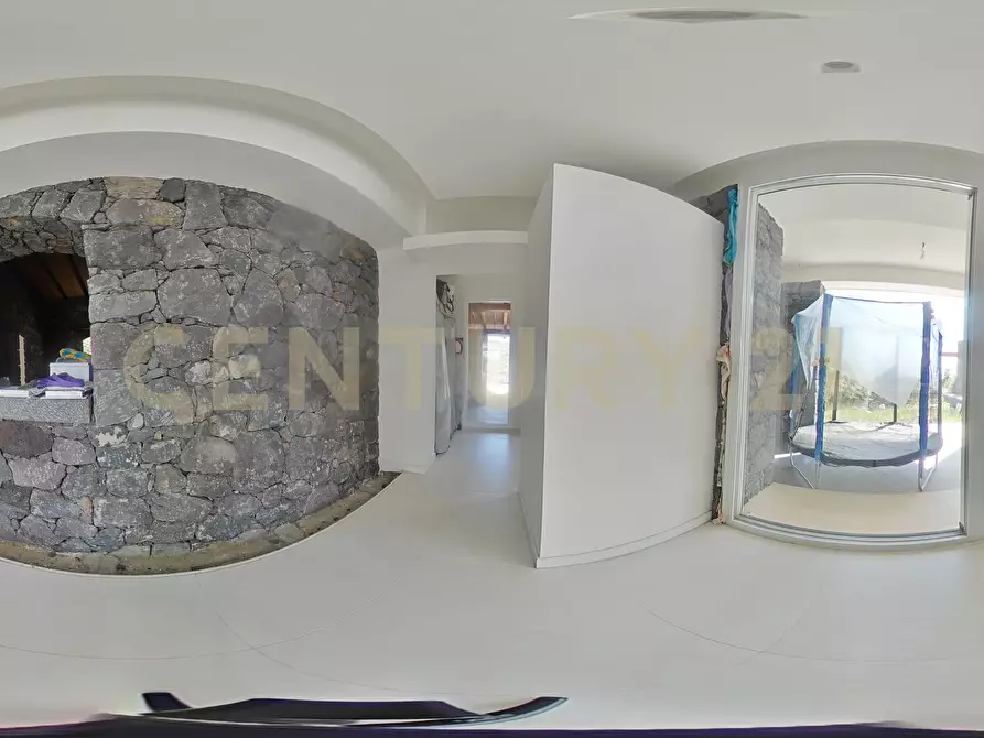 Immagine 98 di Villa in vendita  in SS284 a Adrano