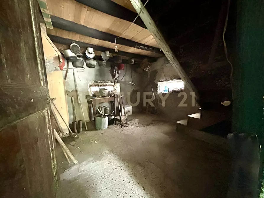 Immagine 2 di Rustico / casale in vendita  in Contrada Tezze a Velo Veronese